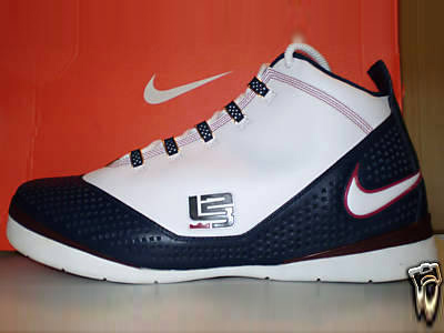 Nike Zoom Soldier II 821708 LeBron James Skills Academy PE