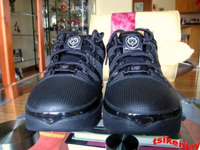 Carbon Fiber Nike Zoom LeBron III Low Black Ice Sample lbj3 low ss black1 3 Carbon Fiber Nike Zoom LeBron III Low Black Ice Sample