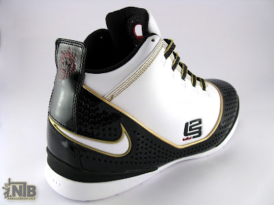 Finishline Exclusive Zoom Soldier II Remix Showcase lbj soldier ii og white black gold4 05 Finishline Exclusive Zoom Soldier II Remix Showcase