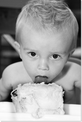 Ridge cake bw
