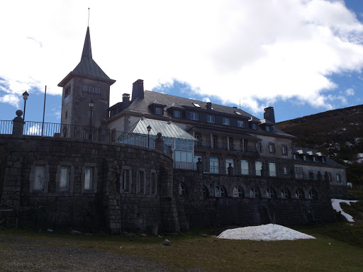 Parador Nacional De Pajares