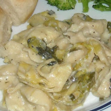 Cheesy Tortellini in a Creamy Sauce