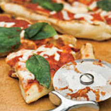 Grilled Pizza with No-Cook Tomato Sauce