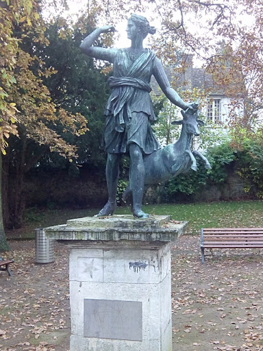 Statue Femme Et Chèvre