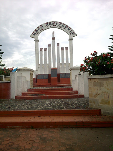 Monumen Raja Napitupulu 