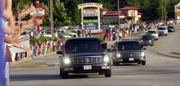 [Motorcade Near Cherrydale (Alan Devorsey - Gville News)[5].jpg]