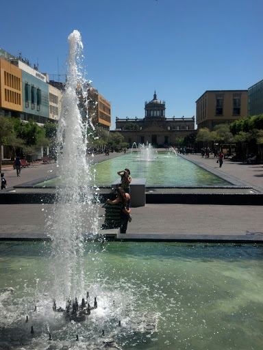 Fuente Plaza Tapatía 