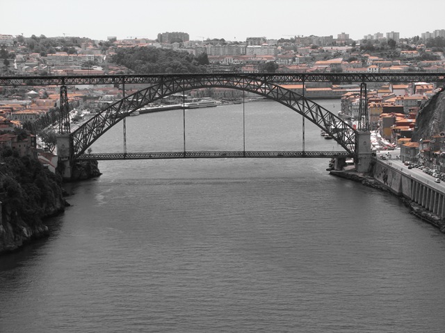 [2008.06_porto_pilar_fontainhas_072[3].jpg]
