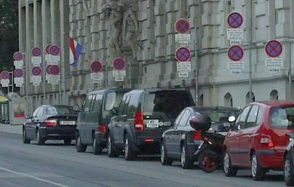 [proibido_estacionar_notase[3].jpg]