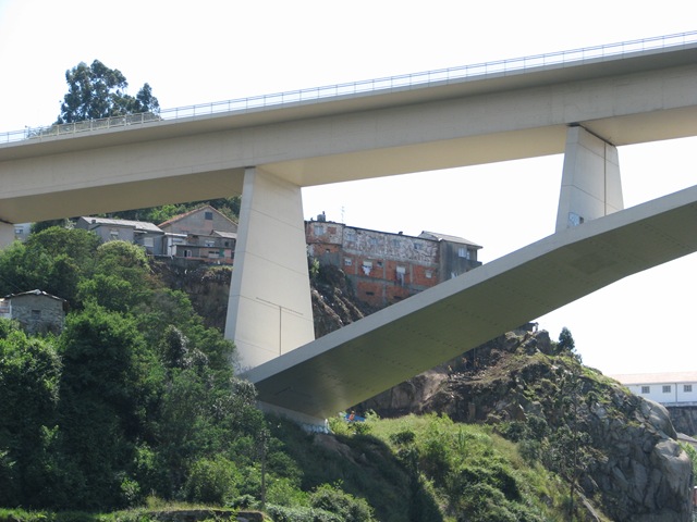 [2008.06_porto_pilar_fontainhas_125[3].jpg]