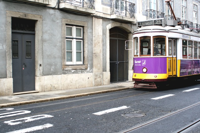 [tramvaiul25[7].jpg]