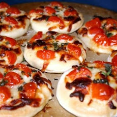 Pizzettes With Gorgonzola, Tomato and Basil