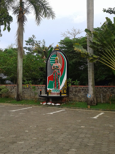 Dewi Ratih Statue