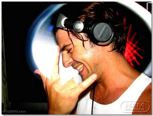 [axwell[3].jpg]