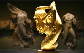 Quinn-kate-Moss-ouro3