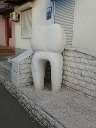 Зуб Sculpture