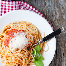 Pomarola, the Italian tomato sauce