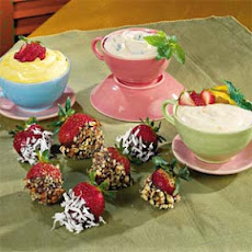 Strawberries with Brown Sugar-and-Sour Cream Dip