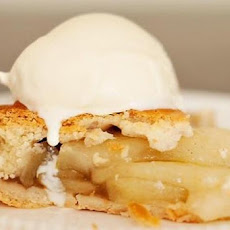 Apple Cinnamon Pie with Vanilla Ice Cream