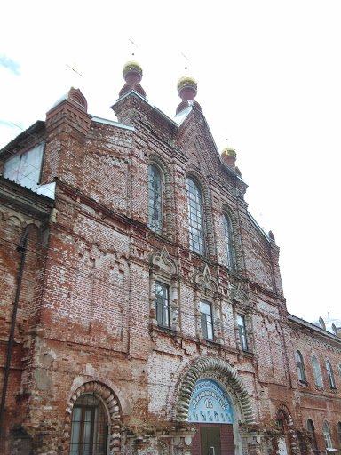Главный корпус женского монастыря