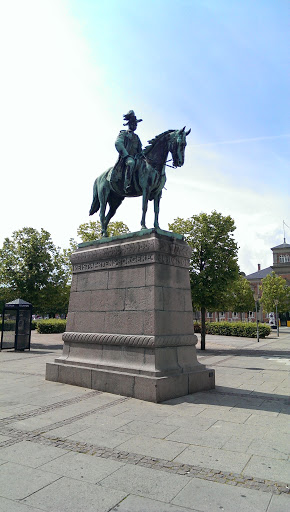 Statue af Christian IX