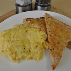 Yummy Light Scrambled Eggs
