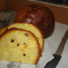 B. Voycheshin's Easter Bread With Saffron and Raisins
