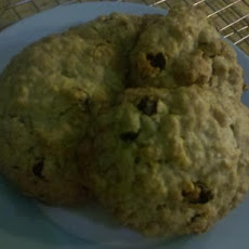 Big Chewy Oatmeal-Raisin Cookies