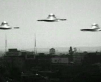 [plan9_saucers[7].jpg]