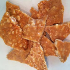 Holiday Macadamia Nut Brittle