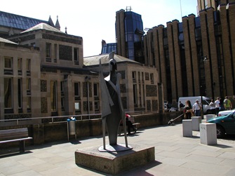 Southwark Cathedral Statue