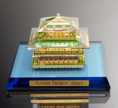 [Golden_Temple_Japan4.jpg]