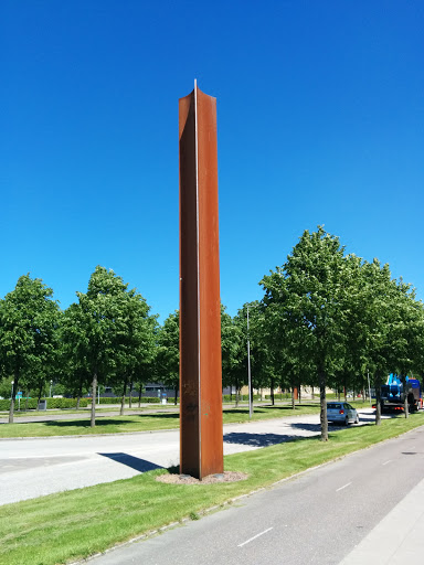 Obelisk Rostig