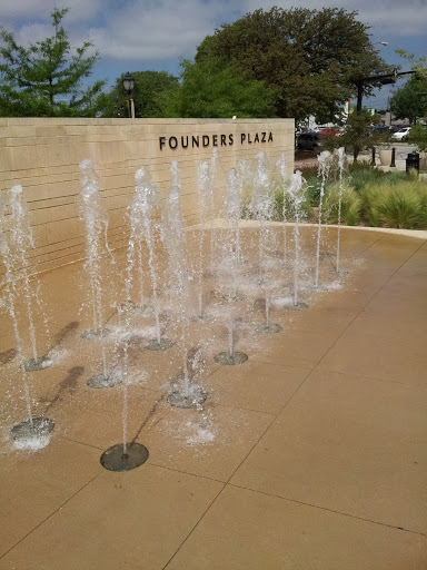 Fountain at Arlington Founders Plaza