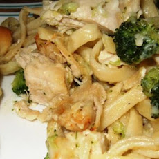 Chicken and Broccoli Fettuccini Bake