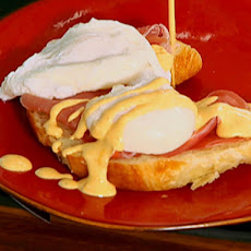 Eggs Benedicto (Chipotle Eggs Benedict with Blender Mock Hollandaise)