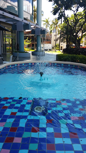 Waikiki Center Fountain