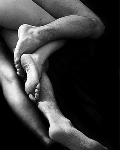 [nude-figure-legs[2].jpg]