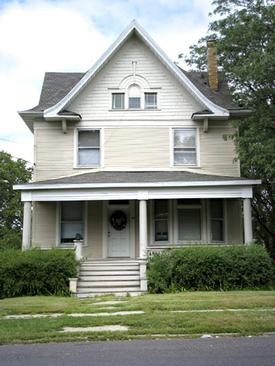 [goldenhouse[2].jpg]