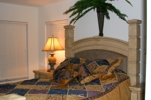 [2172_QueensBedroom2[2].jpg]