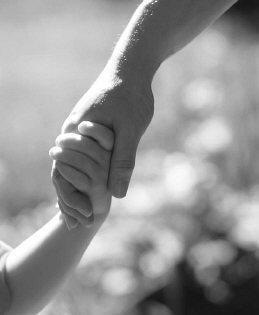 [holding_hands[9].jpg]