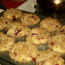 Strawberry Shortcake Crumb Muffins