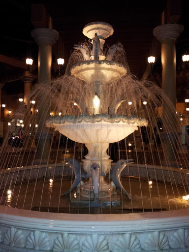 Plazuela De Iloilo Fountain