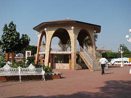 [06sjc-plaza[5].jpg]