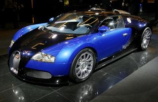 [bugatti-2-versjoner_740779e[2].jpg]