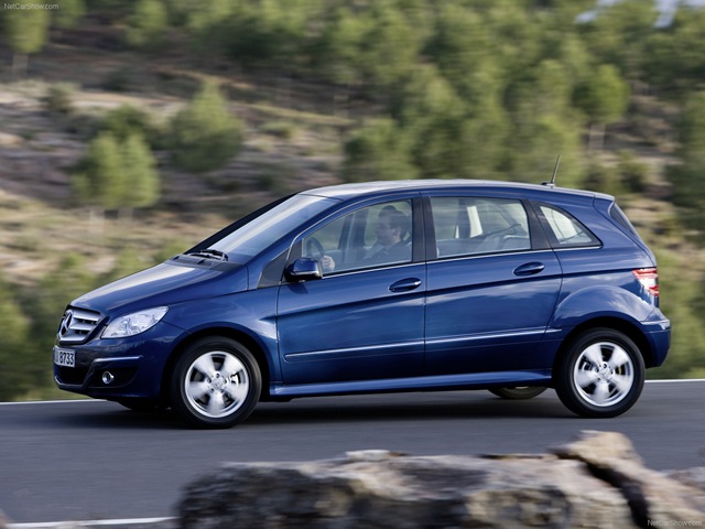 [Mercedes-Benz-B-Class_2009_1600x1200_wallpaper_16[7].jpg]