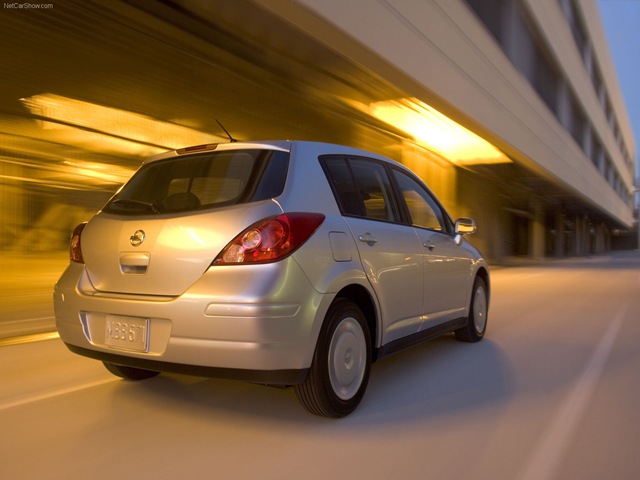 [Nissan-Versa_Hatchback_2007_1600x1200_wallpaper_07[2].jpg]