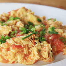 Chinese Stir-fried Eggs and Tomatoes