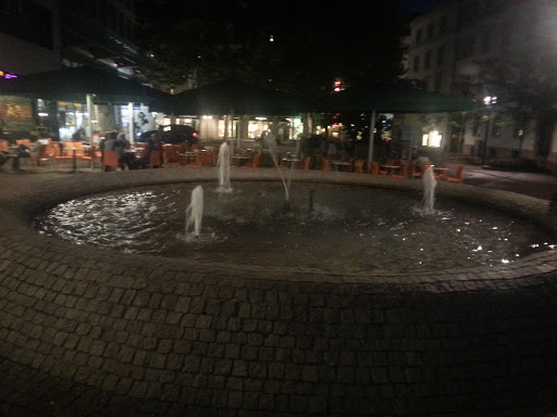 Brunnen beim Kronprinzenplatz