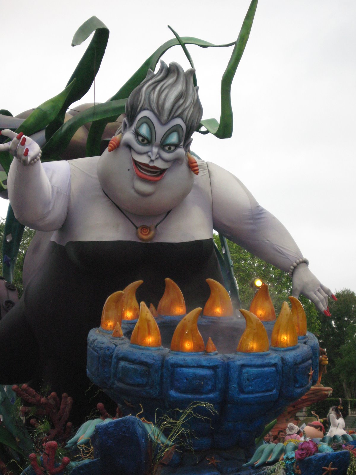 [Disney08b0432.jpg]
